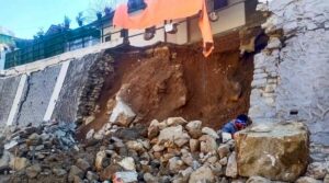 Cracks in houses in Joshimath