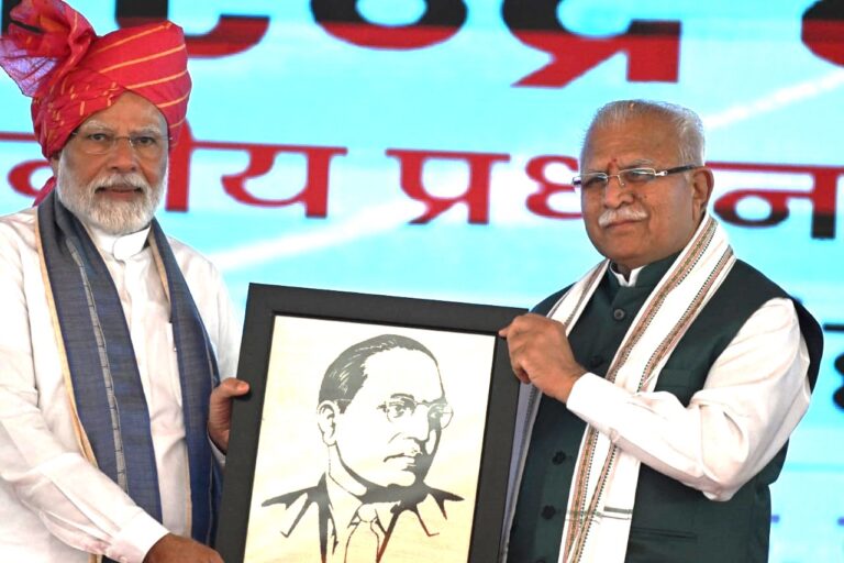 khattar with PM modi