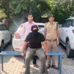 चोरी की कारे बेचने का आरोपी मोक्ष